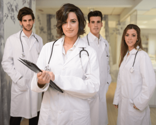 group-doctors-lady-front